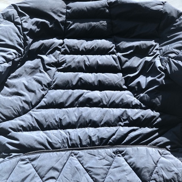 Navy blue Lululemon puffy jacket - Picture 4 of 4